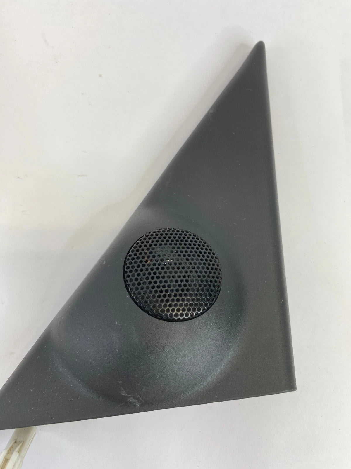1998-2002 ISUZU TROOPER FRONT RIGHT DOOR TWEETER SPEAKER TRIANGLE COVER OEM