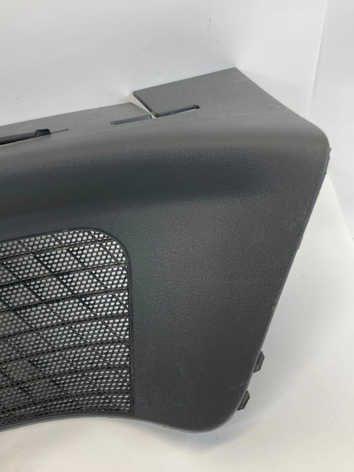 2009-2014 VOLKSWAGEN ROUTAN REAR RIGHT SIDE 3RD ROW QUARTER WINDOW SUN SHADE OEM