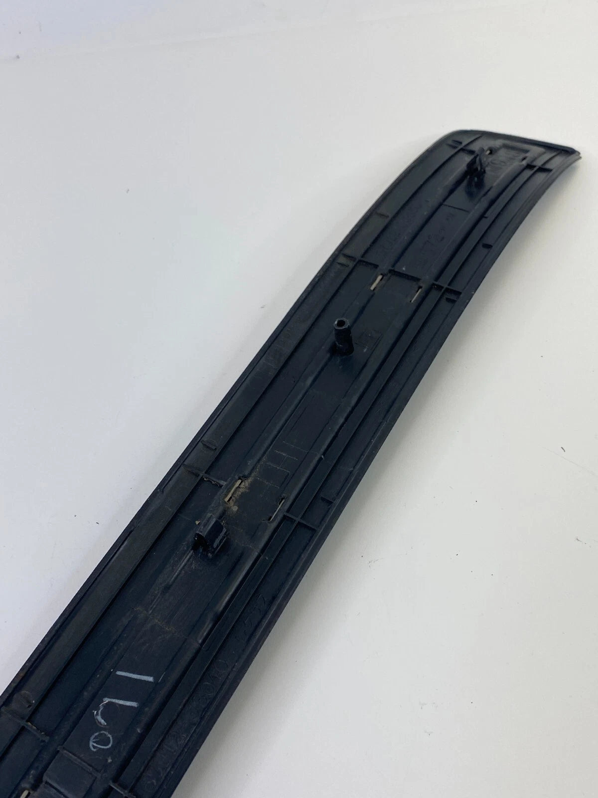 2000 2001 LEXUS ES300 FRONT LEFT DOOR SILL SCUFF PLATE TRIM PANEL 67912-33040