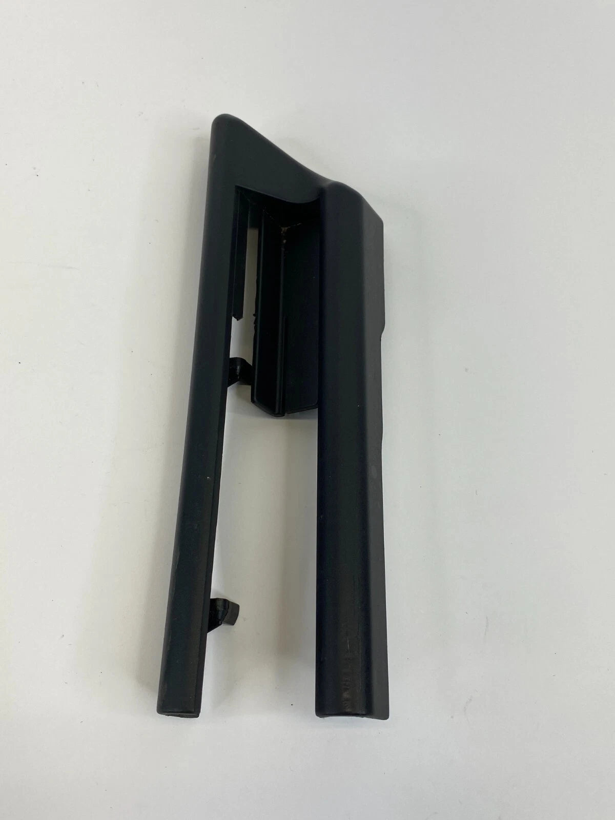 2004-2007 BMW 530I FRONT RIGHT SEAT TRACK RAIL END COVER TRIM CAP 7007704608290