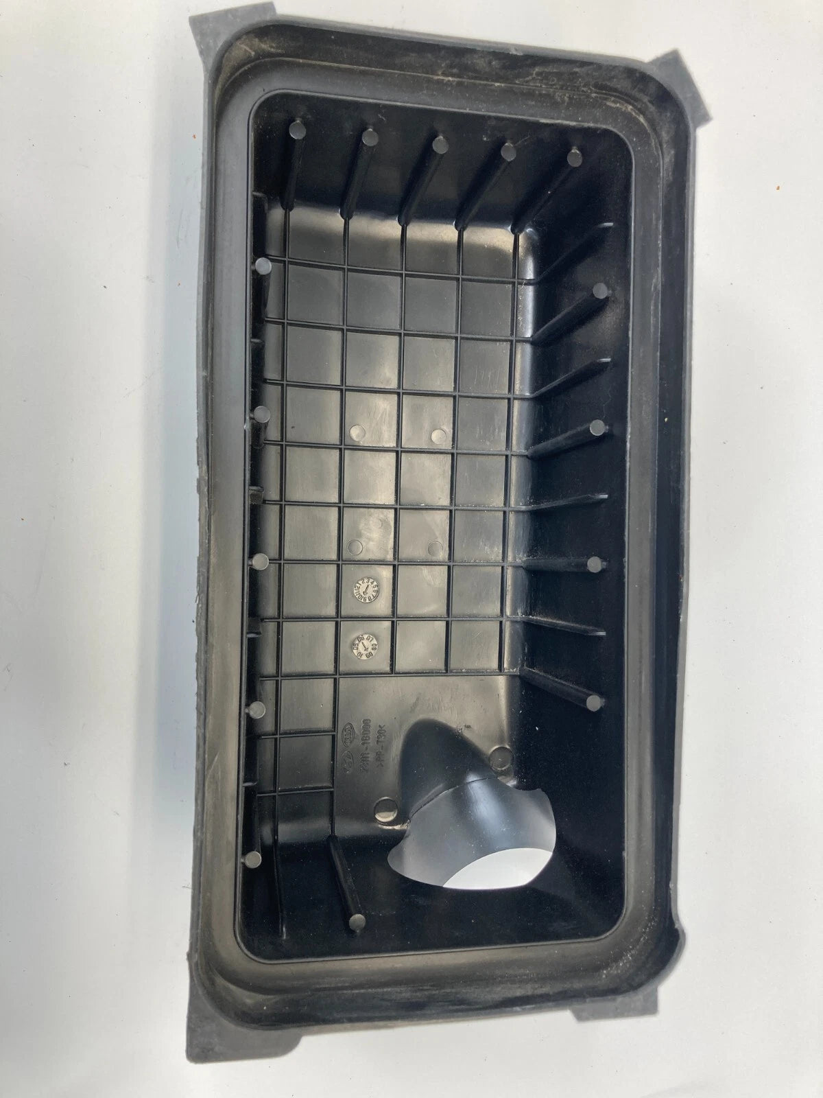 2007-2011 HYUNDAI ACCENT AIR CLEANER FILTER BOX UPPER LID COVER 28110-1G000 OEM