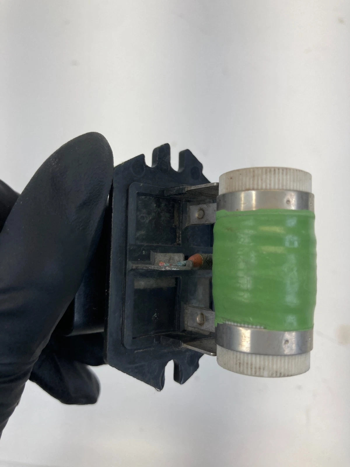 2015-2017 Kia Rio 1.6L L4 Engine Radiator Cooling Fan Resistor OEM