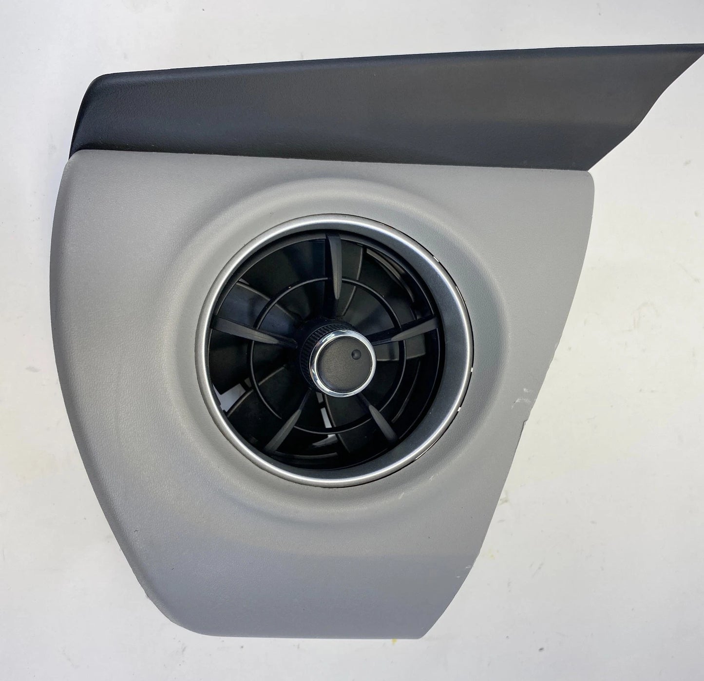 2014-2019 TOYOTA COROLLA LEFT DRIVER SIDE AC AIR VENT ASSEMBLY OEM 55404-02540