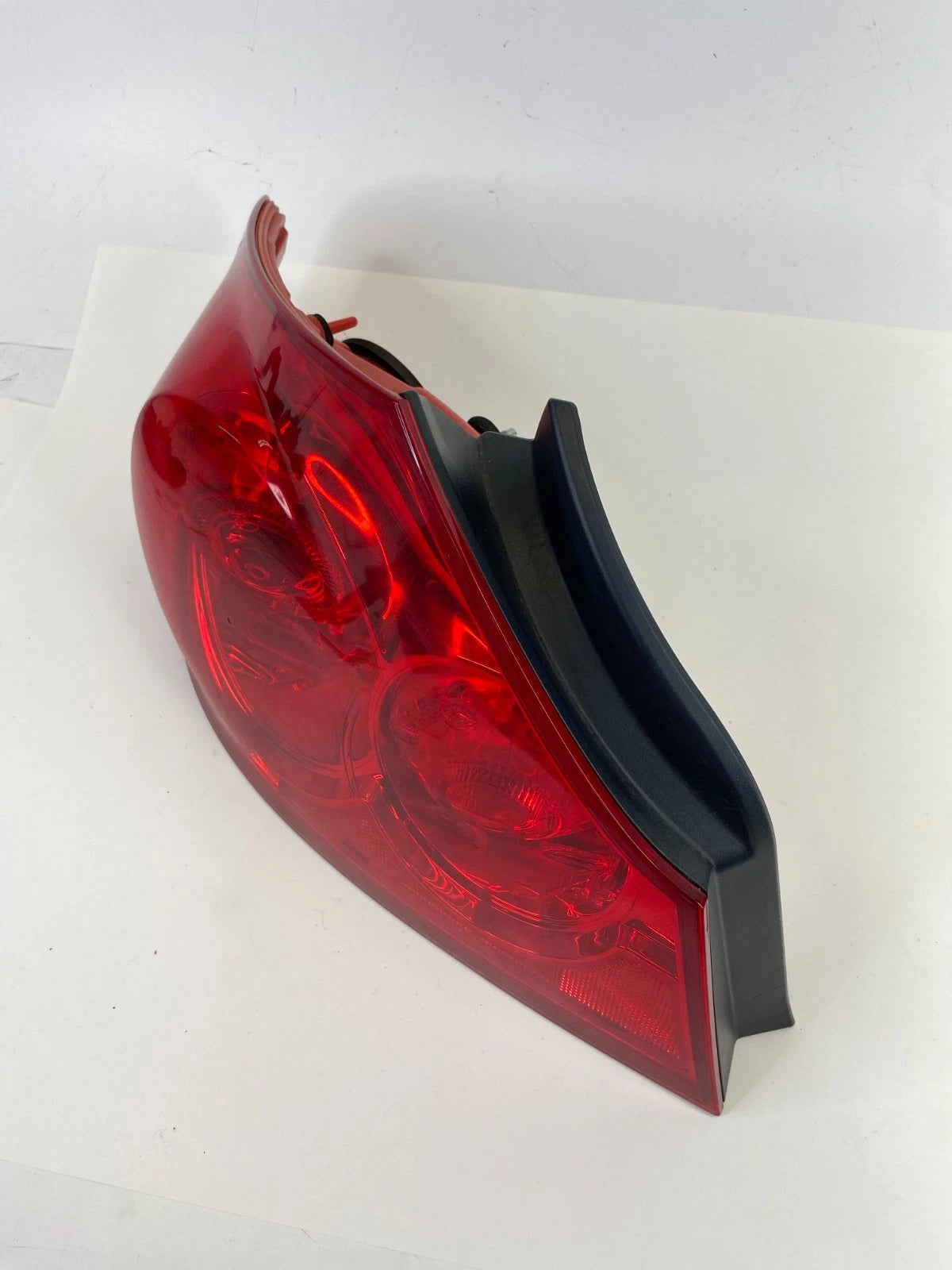 2009-2013 Infiniti G37 Sedan Rear Left Side Tail Light Taillight Outer Lamp OEM