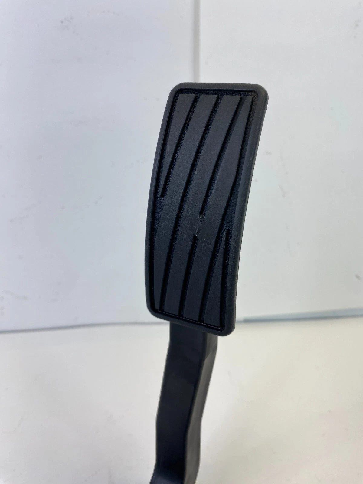 2010-2013 SUZUKI KIZASHI SE SEDAN GAS ACCELERATOR PEDAL SENSOR ASSEMBLY OEM