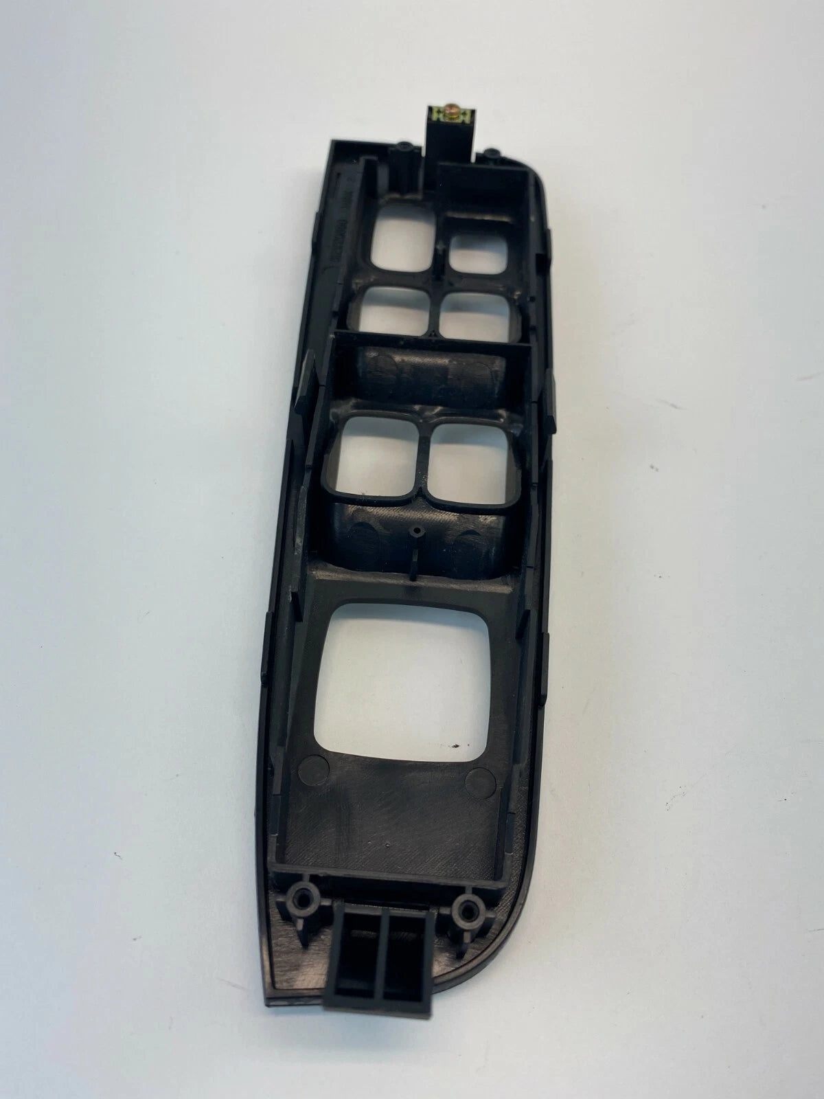 2004 2005 2006 KIA AMANTI SEDAN FRONT LEFT SIDE WINDOW SWITCH BEZEL TRIM COVER