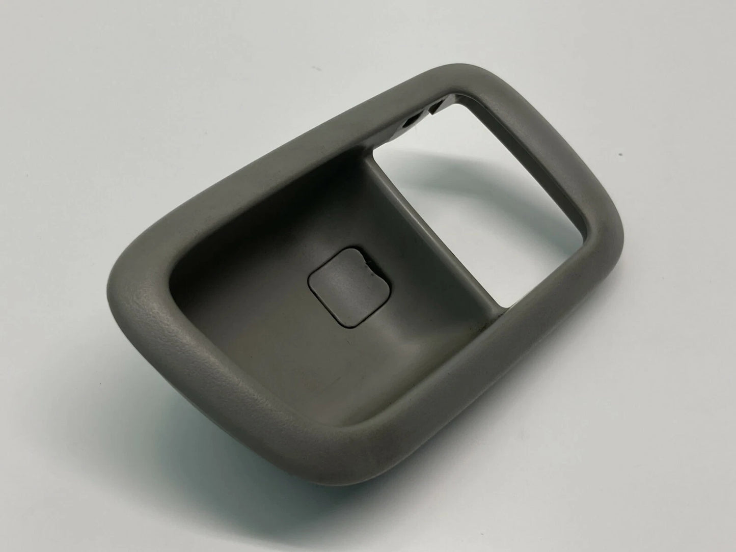1997 1998 1999 2000 2001 LEXUS ES300 RIGHT SIDE INNER DOOR HANDLE BEZEL TRIM OEM