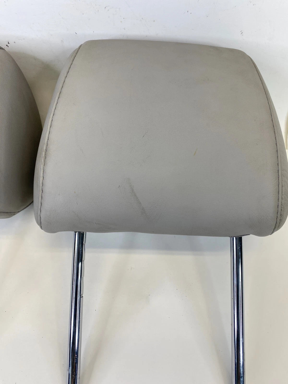 2004-2009 LEXUS RX330 RX350 FRONT DRIVER/PASSENGER HEAD REST HEADREST SET OEM