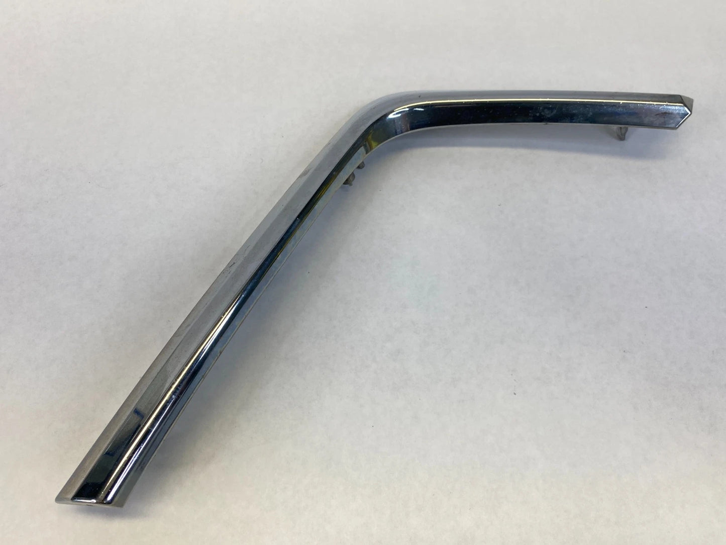 2016-2019 MITSUBISHI OUTLANDER SPORT FRONT LEFT LOWER BUMPER MOLDING GARNISH OEM