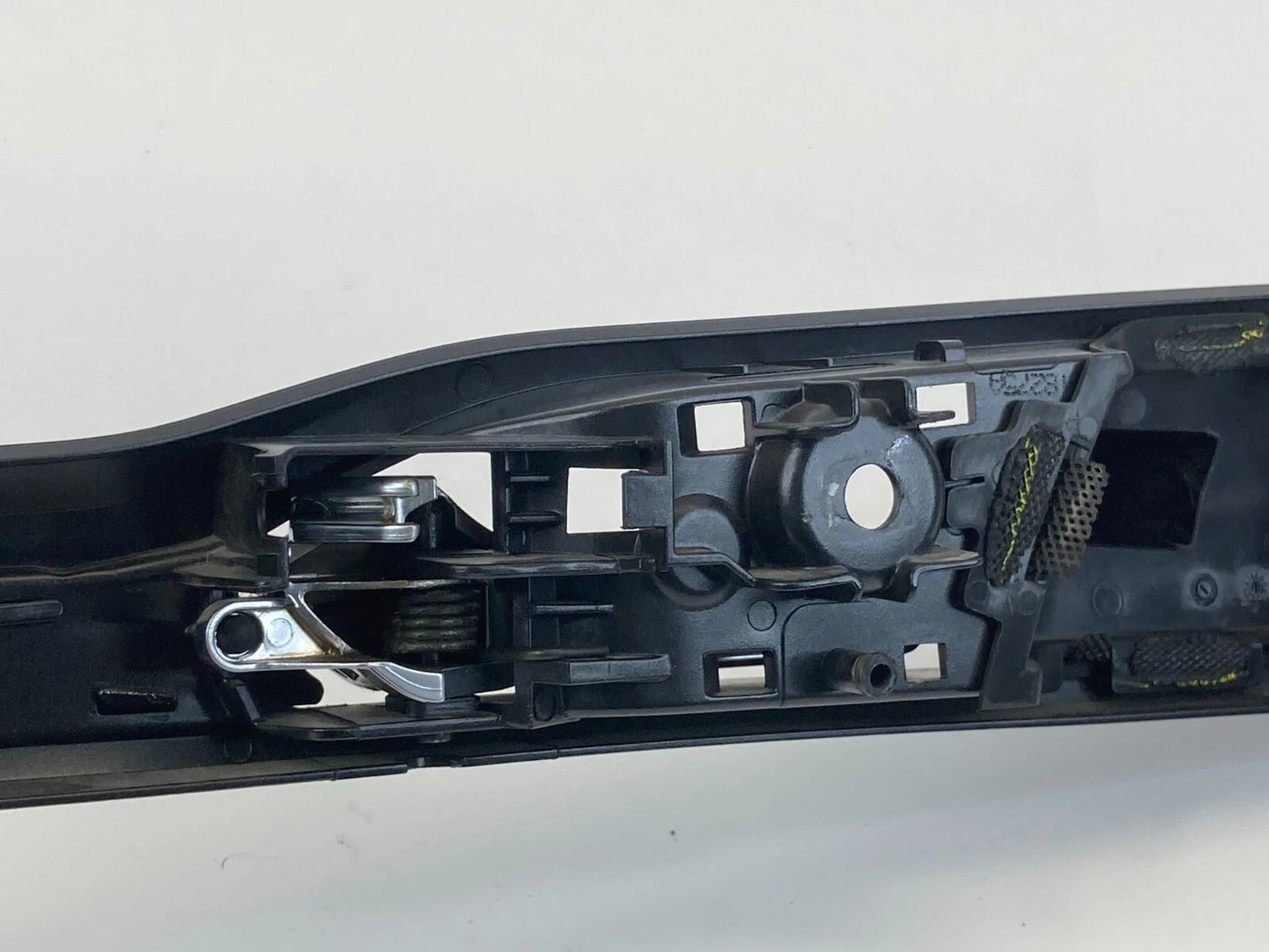 2017-2020 FORD FUSION REAR RIGHT BACK SIDE INTERIOR DOOR HANDLE W/ TWEETER OEM