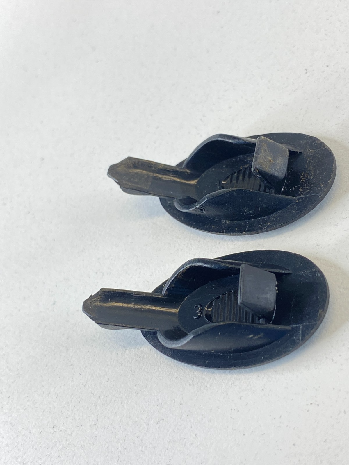 01-05 BMW 330xi Front Passenger Side Door Panel Trim Pull Handle Screw Cover Cap