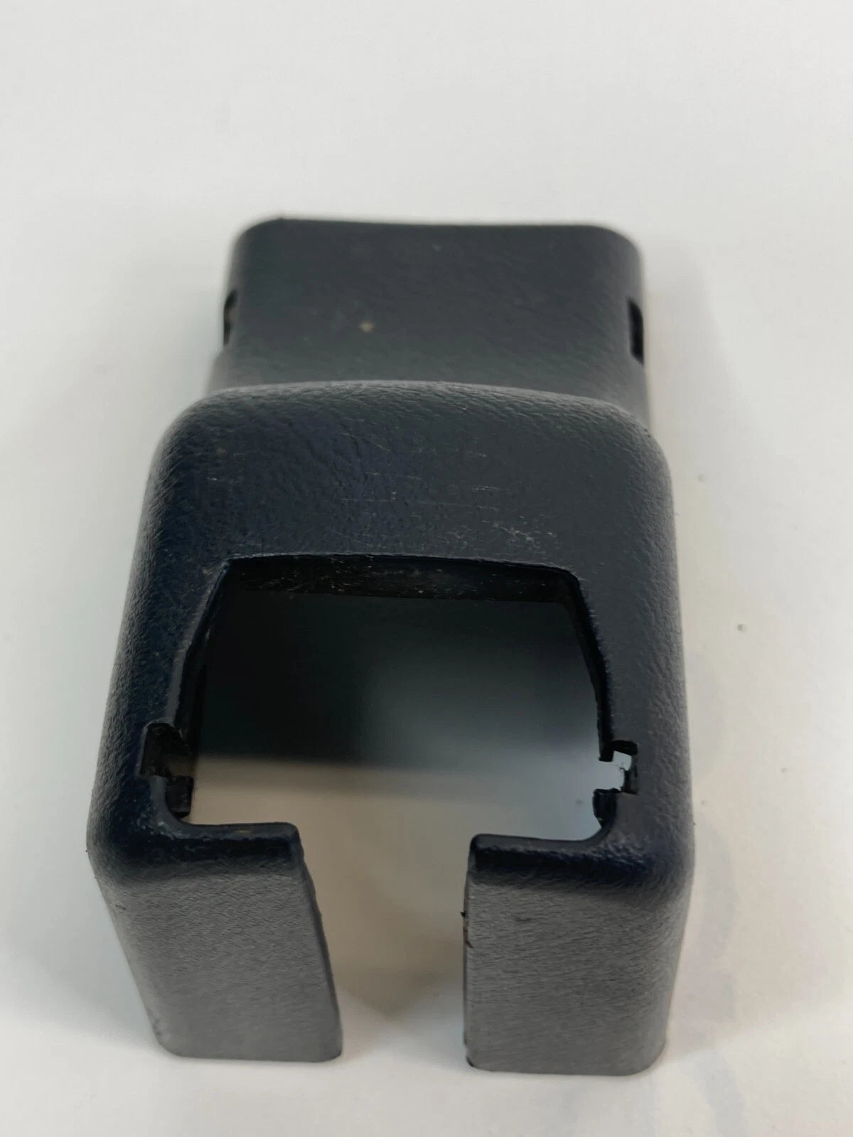 03-06 HONDA ELEMENT FRONT RIGHT SEAT RAIL TRACK INNER BOLT TRIM COVER 81194-SCV