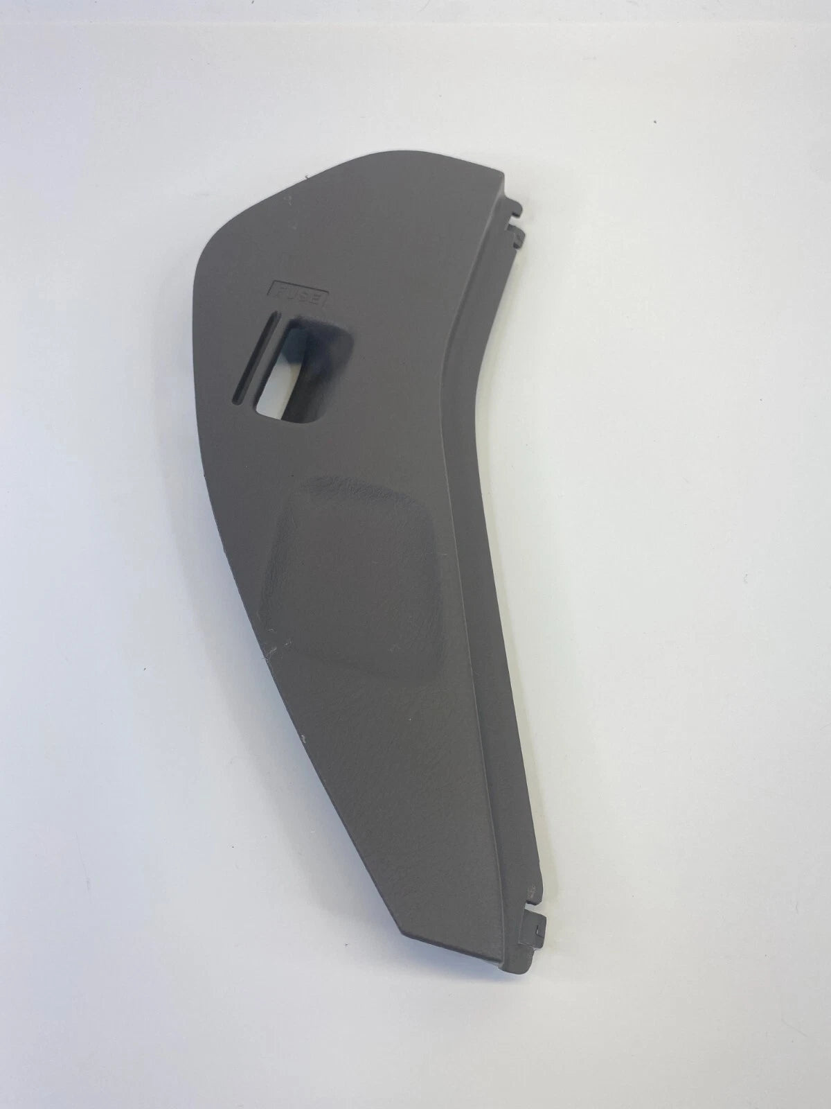 1998-2002 HONDA ACCORD DASH RIGHT SIDE FUSE BOX END CAP PANEL COVER 77211-S84