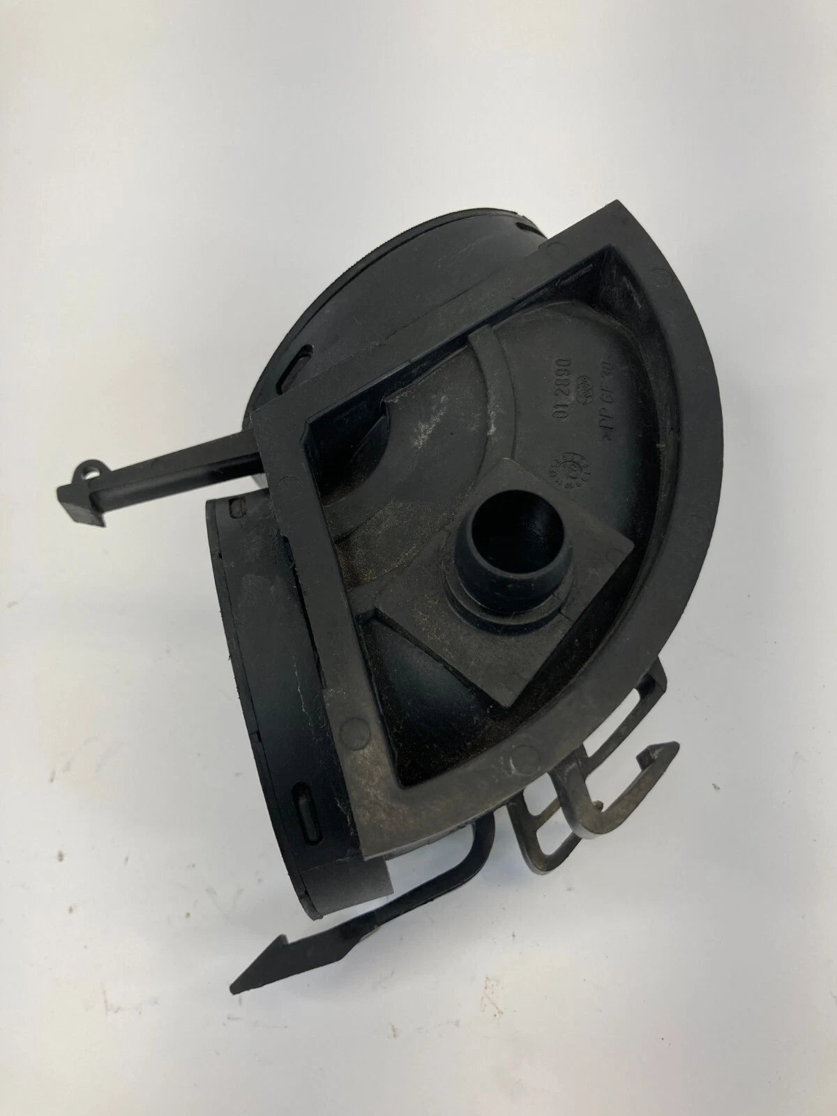 2006 2007 MERCEDES-BENZ ML500 5.0L V8 AIR MASS SENSOR BRACKET 1121400218 OEM