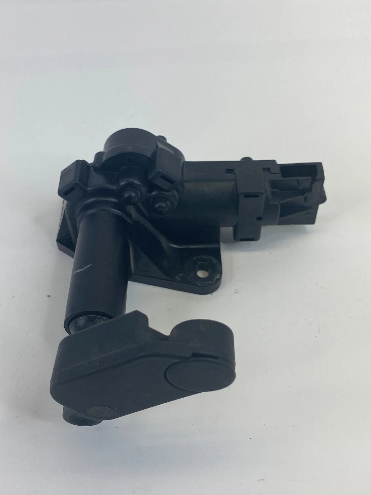 09-14 VW ROUTAN 01-20 GRAND CARAVAN REAR LEFT QUARTER VENT WINDOW MOTOR ACTUATOR