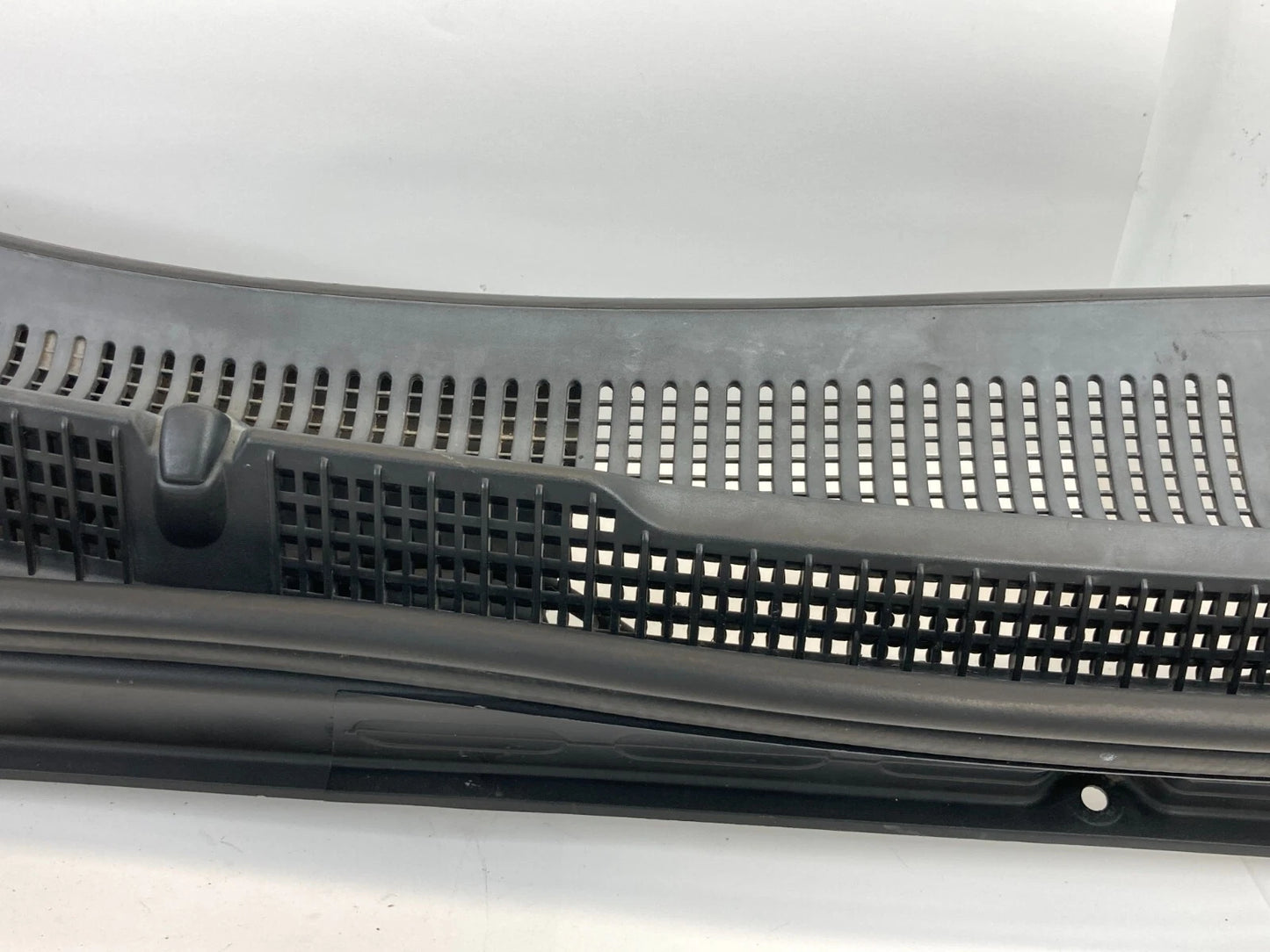 2011-2014 HYUNDAI SONATA FRONT WINDSHIELD COWL GRILLE VENT PANEL 86150-3S000 OEM