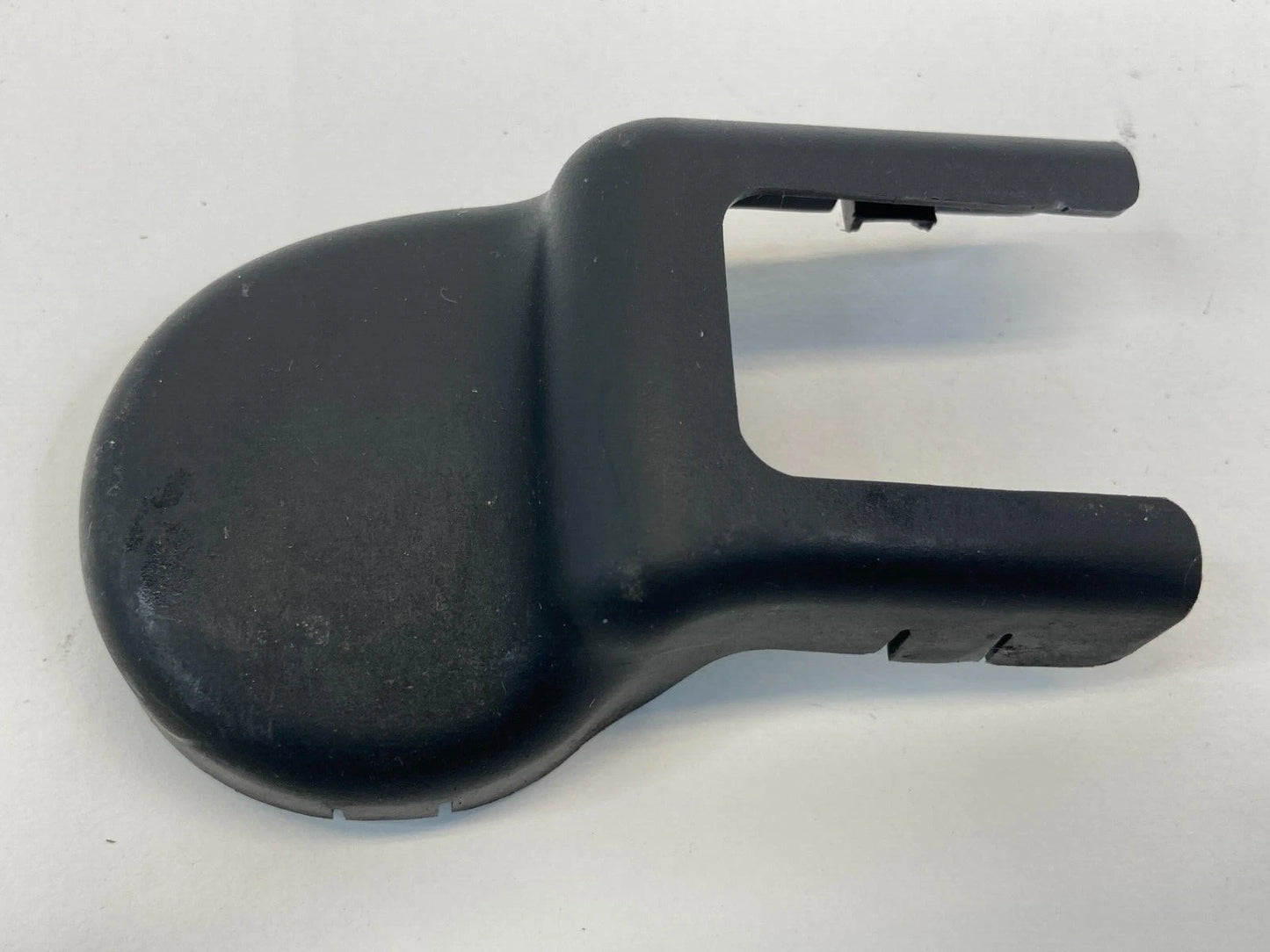 2011-2016 HYUNDAI ELANTRA FRONT LEFT SIDE RH INNER TRACK END COVER TRIM CAP