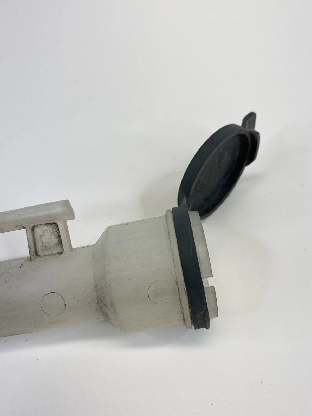 11-16 CHEVY CRUZE 2016 CRUZE LIMITED WINDSHIELD WASHER FLUID RESERVOIR TUBE OEM