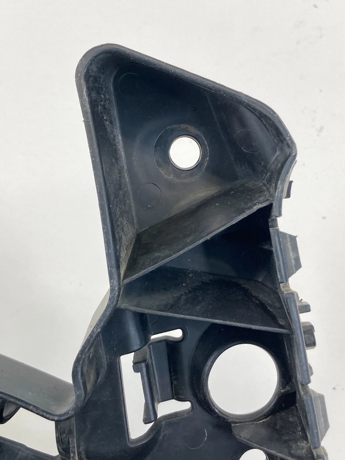 2009 2010 2011 JAGUAR XF FRONT BUMPER LEFT SIDE BUMPER MOUNT BRACKET SUPPORT OEM