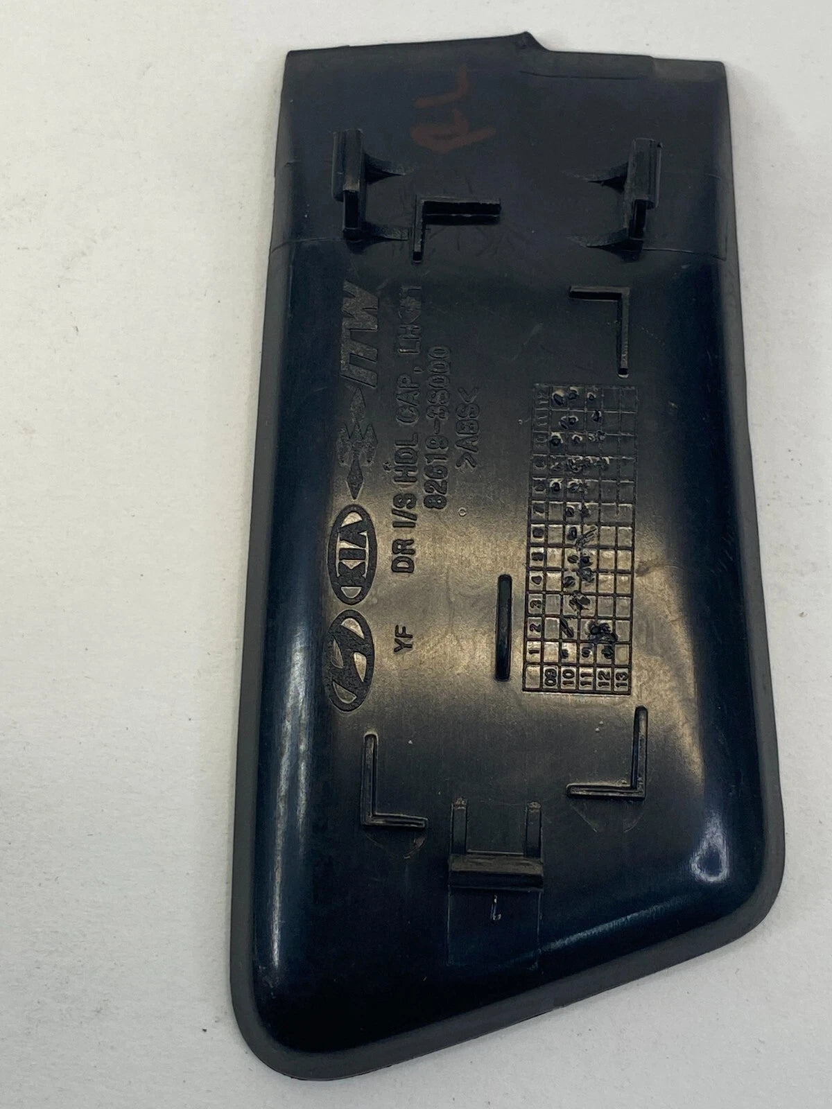 2011-2014 HYUNDAI SONATA REAR LEFT INNER DOOR HANDLE SCREW CAP COVER 82619-3S000