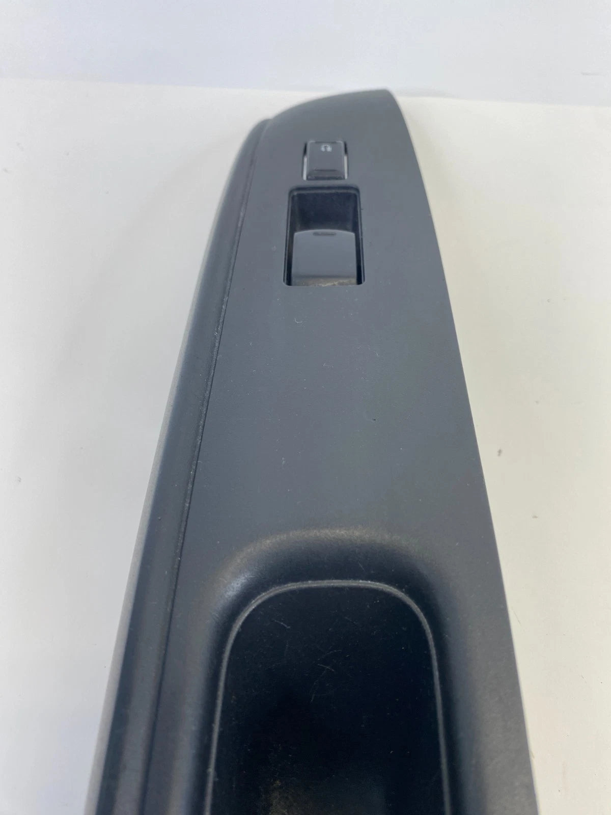 2012-2019 Nissan Versa SEDAN Front Right Side Door Power Window Control Switch