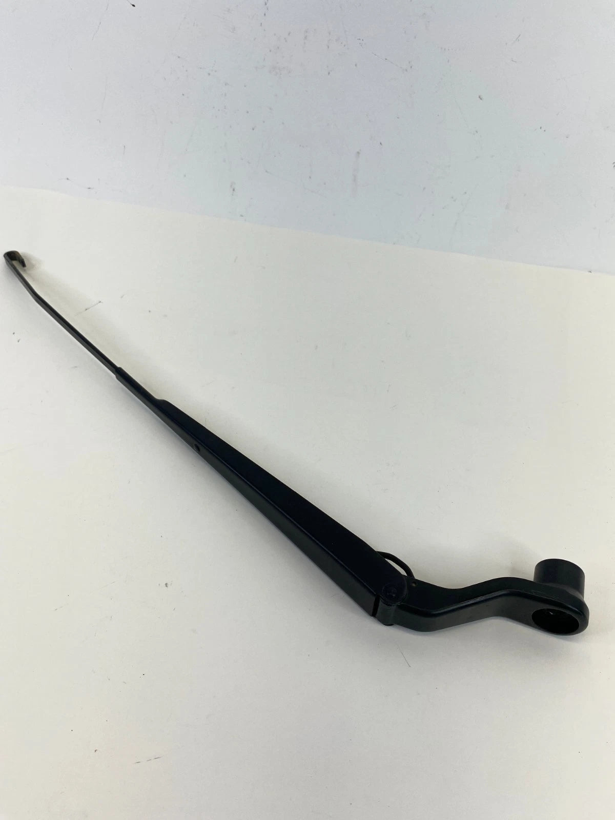 2007-2017 JEEP COMPASS FRONT RIGHT PASSENGER SIDE WINDSHIELD WIPER ARM OEM