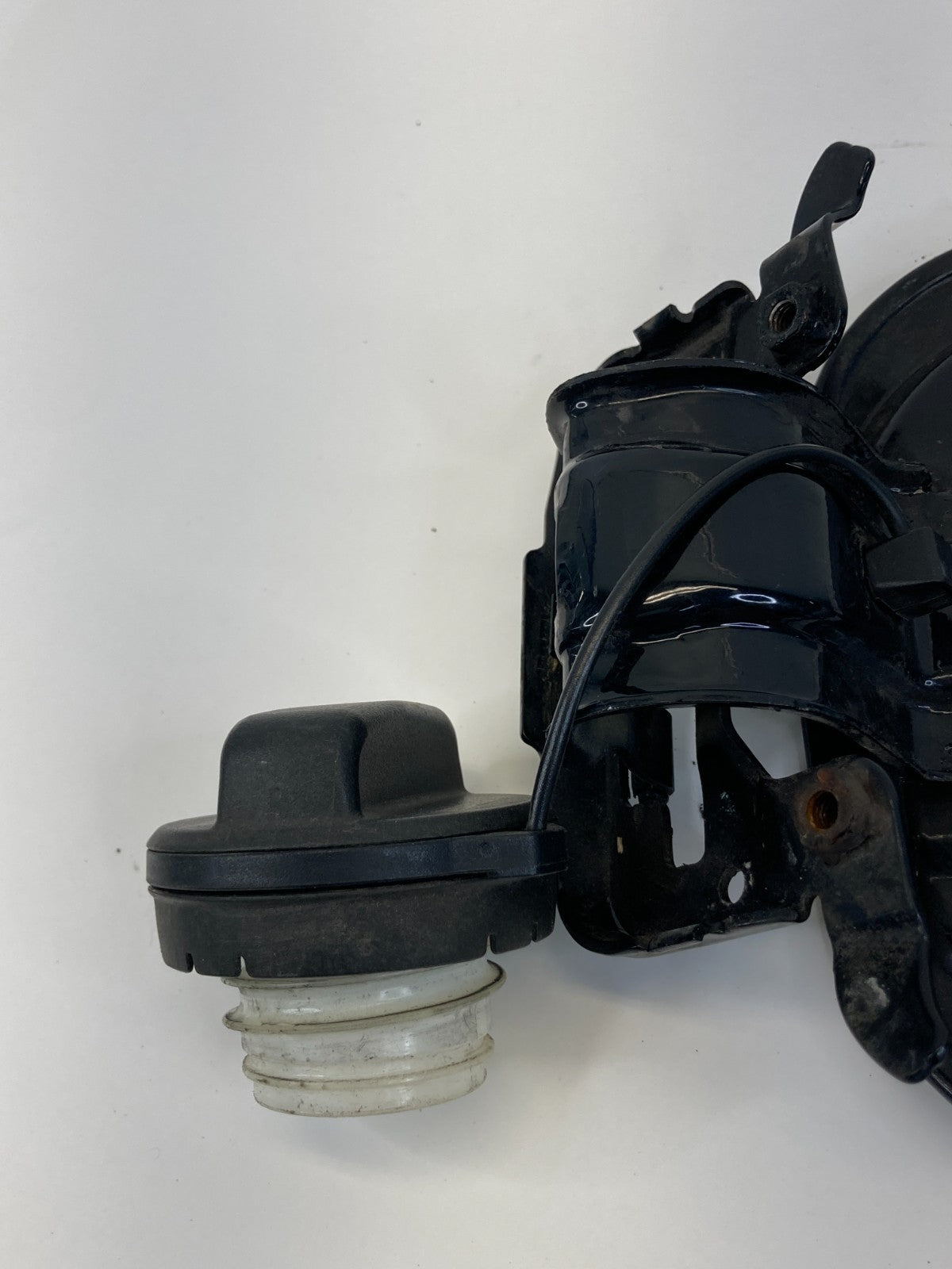 08 09 10 11 12 Honda Accord Fuel Filler Door Gas Lid Cover w/ Tank Cap OEM