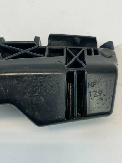 06-12 TOYOTA RAV4 REAR BUMPER LEFT UPPER RETAINER SUPPORT RAIL COVER52563-42021
