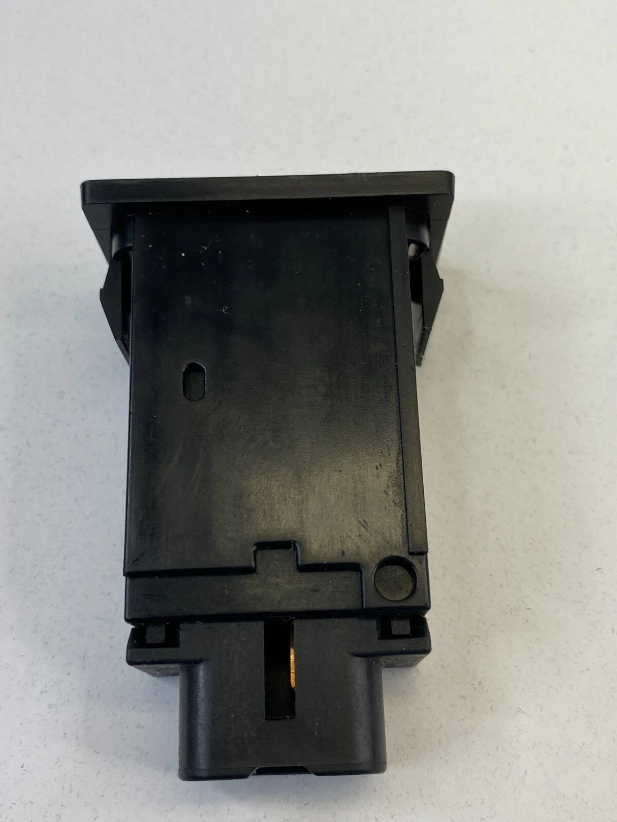 2000-2004 TOYOTA AVALON AC 115V POWER INVERTER CONTROL SWITCH BUTTON 157998 OEM