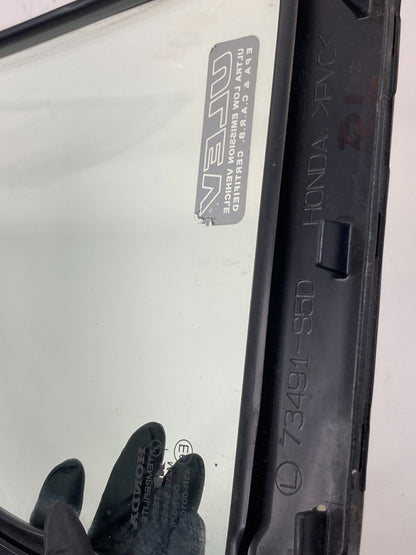 2001-2005 Honda Civic Sedan Rear Left Door Quarter Vent Window Glass 73491-S5D
