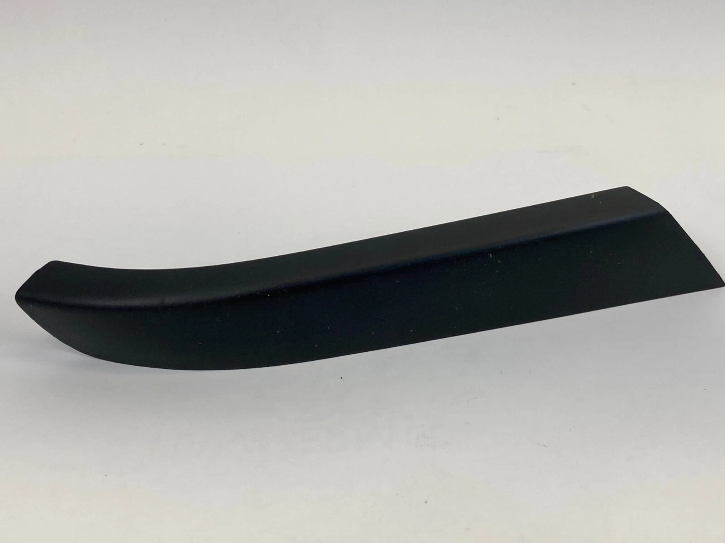12-15 VOLKSWAGEN PASSAT FRONT LEFT SIDE DOOR PULL HANDEL TRIM BEZEL 561867171