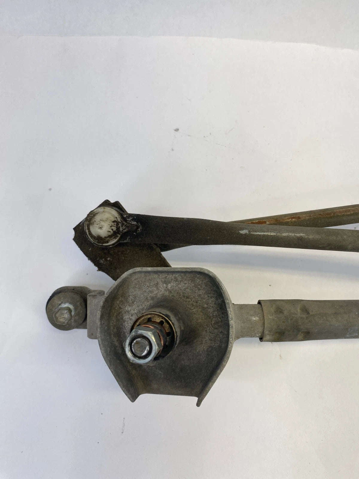 2010-2013 SUZUKI KIZASHI FRONT WINDSHIELD WIPER MOTOR W/ LINKAGE 38110-79J10 OEM