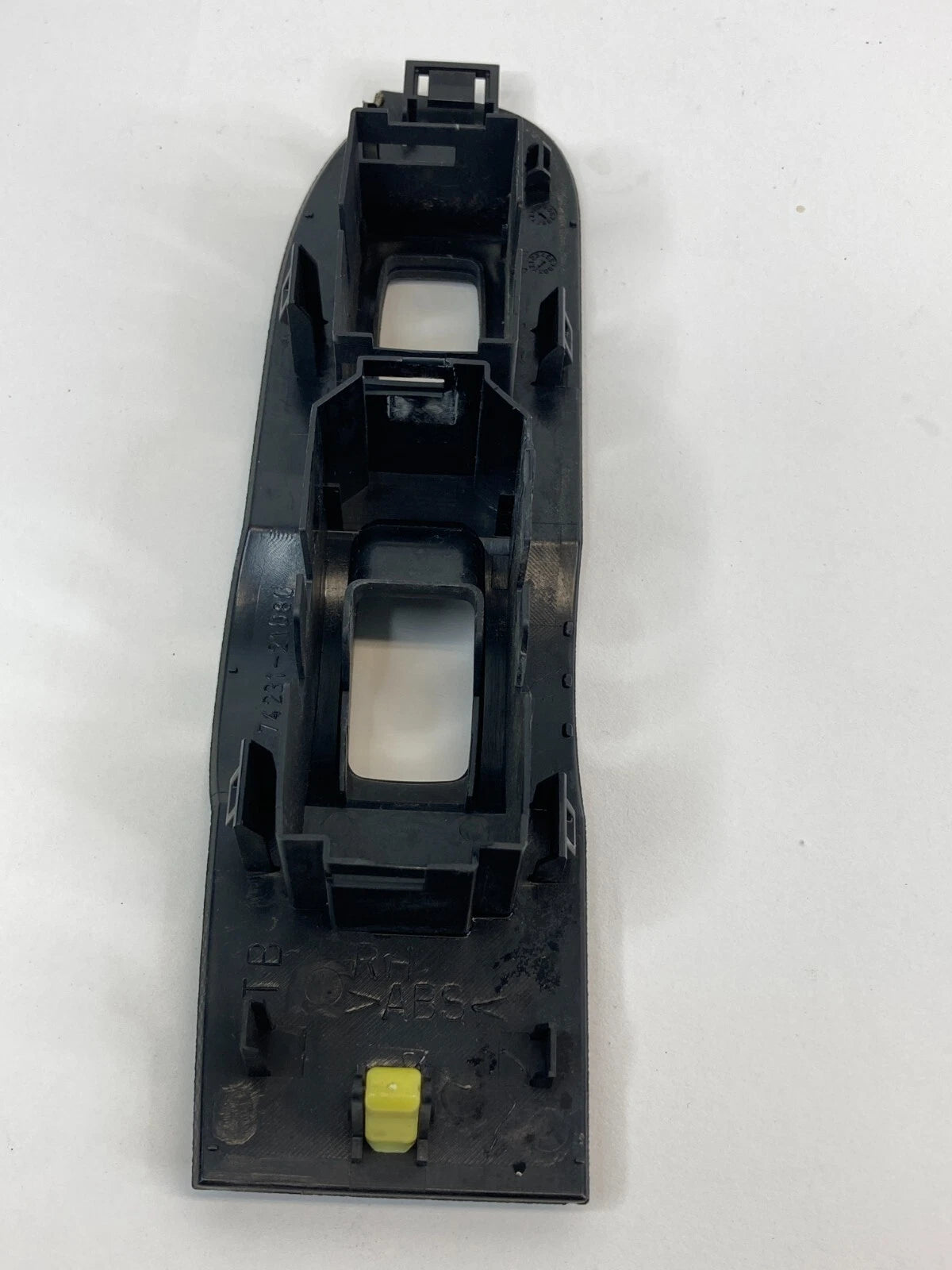 05 06 SCION TC FRONT RIGHT DOOR WINDOW SWITCH BEZEL TRIM PANEL 74231-21080 OEM
