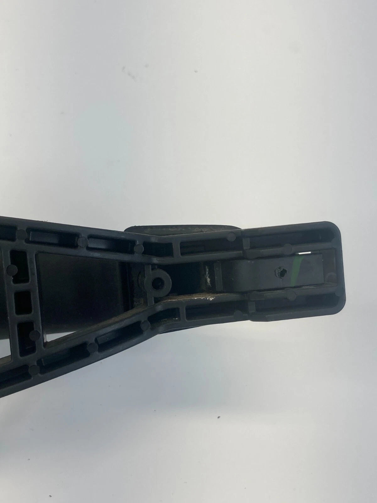 2012-2018 FORD FOCUS SEDAN FRONT LEFT SIDE EXTERIOR DOOR HANDLE CM51-A224A37-DA