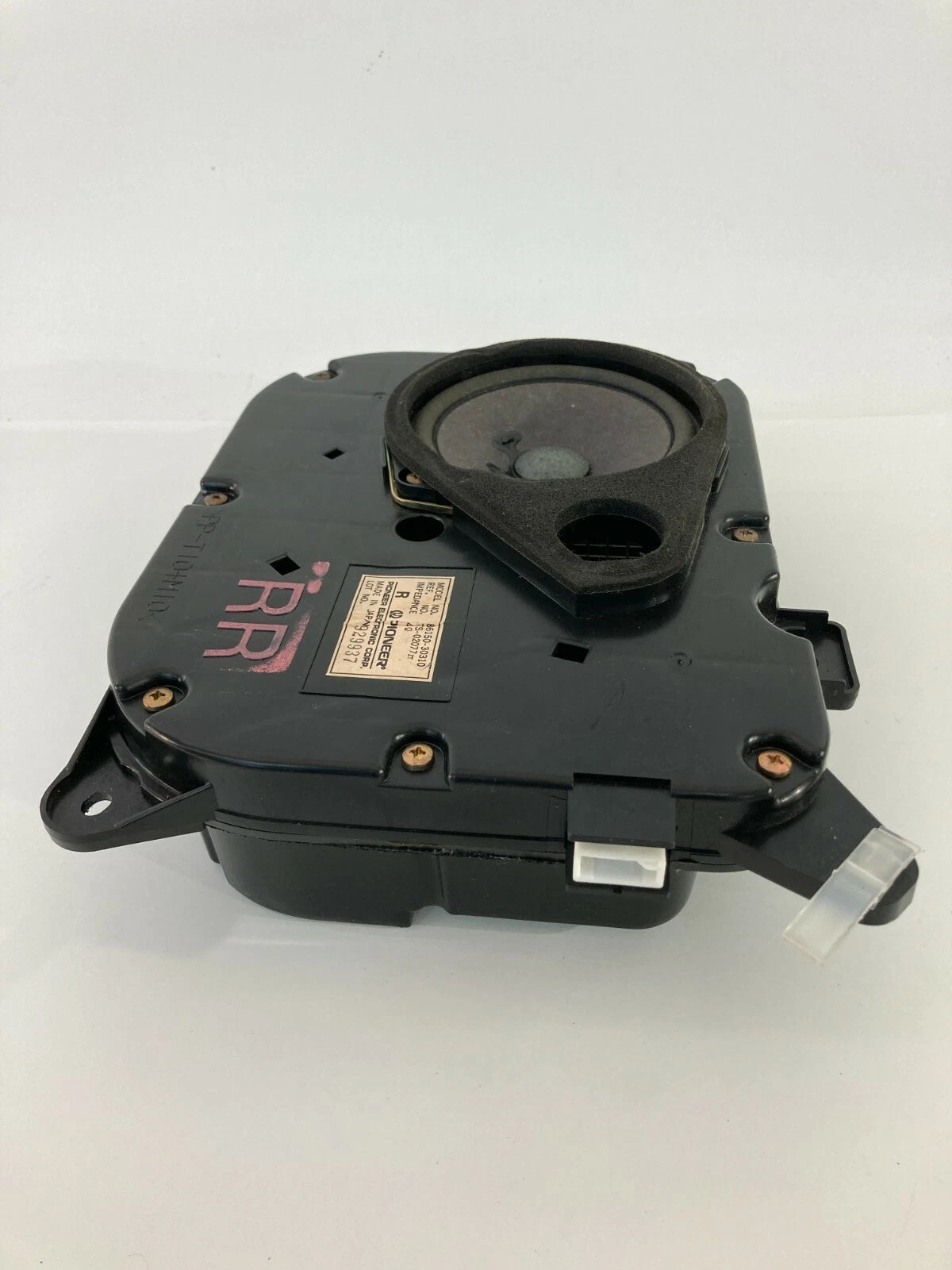 1998-2004 LEXUS GS300 98-00 GS400 REAR RIGHT PASSENGER SPEAKER W/ BOX PANEL