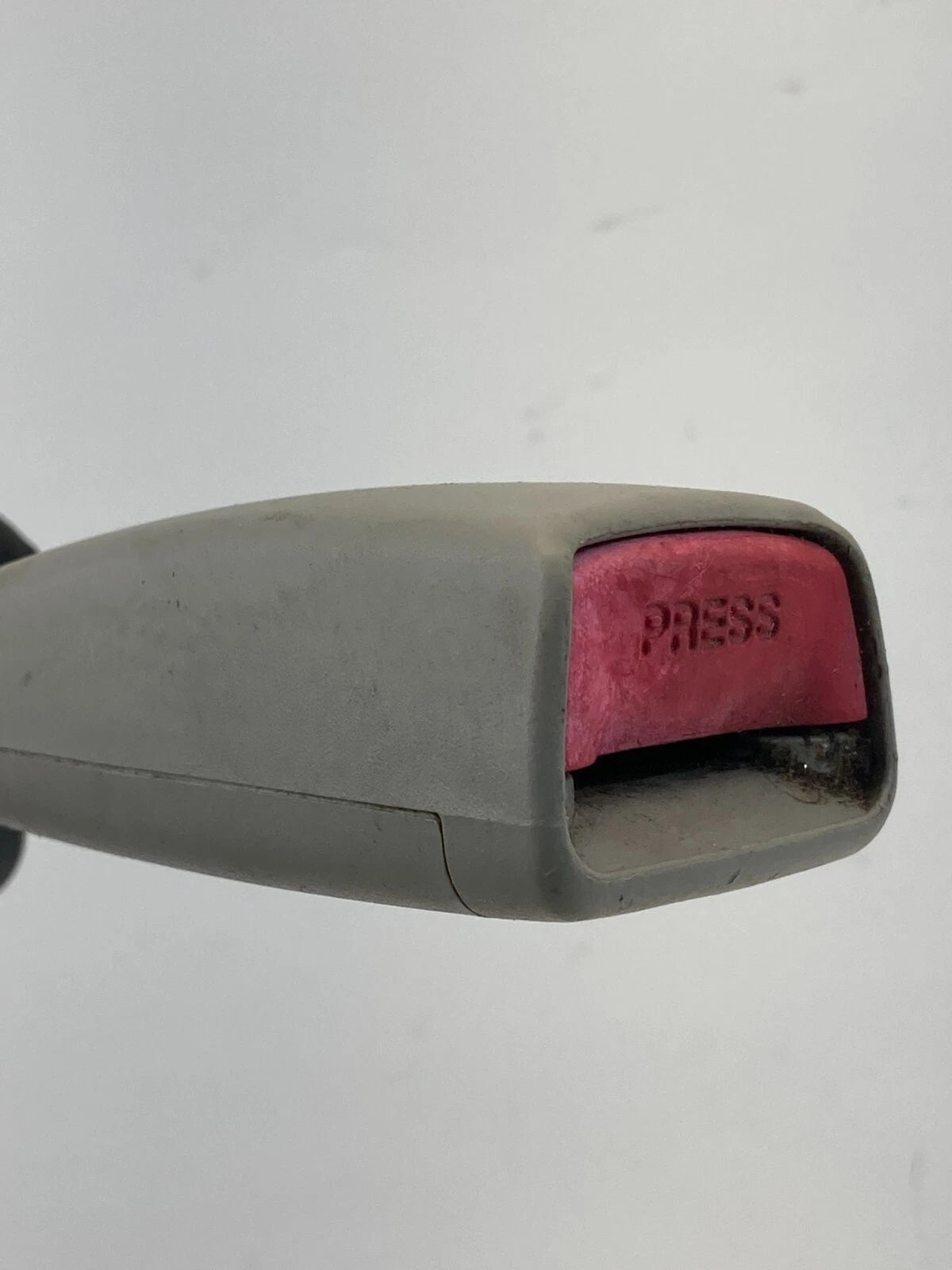 11-13 KIA FORTE SEDAN FRONT RIGHT PASSENGER SIDE SEAT BELT BUCKLE 888401M80080
