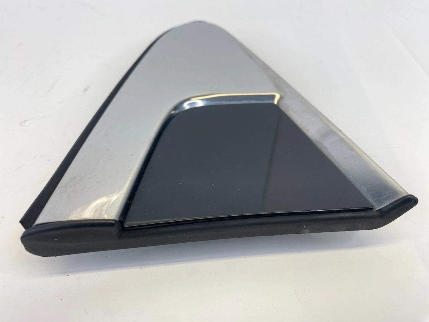 13-19 Ford Police Interceptor Sedan Rear Left Quarter Panel Corner Trim Molding