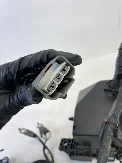 2016 2017 KIA RIO ENGINE ROOM FUSE RELAY BOX UNIT ASSEMBLY 91952-1W330 OEM