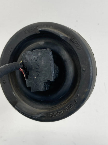 2000-2004 NISSAN PATHFINDER RIGHT SIDE SOCKET HEADLAMP BULB & RETAINER ASSY OEM
