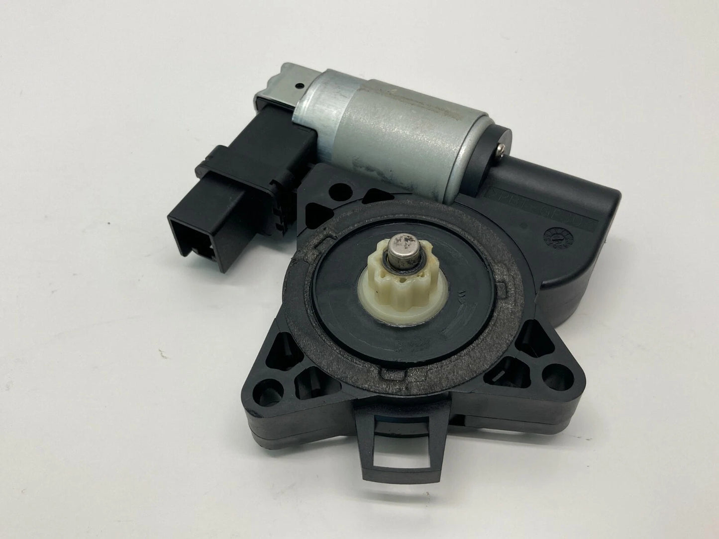 03-08 MAZDA 6 04-09 MAZDA 3 FRONT RH PASSENGER SIDE DOOR WINDOW MOTOR GJ6A5858X