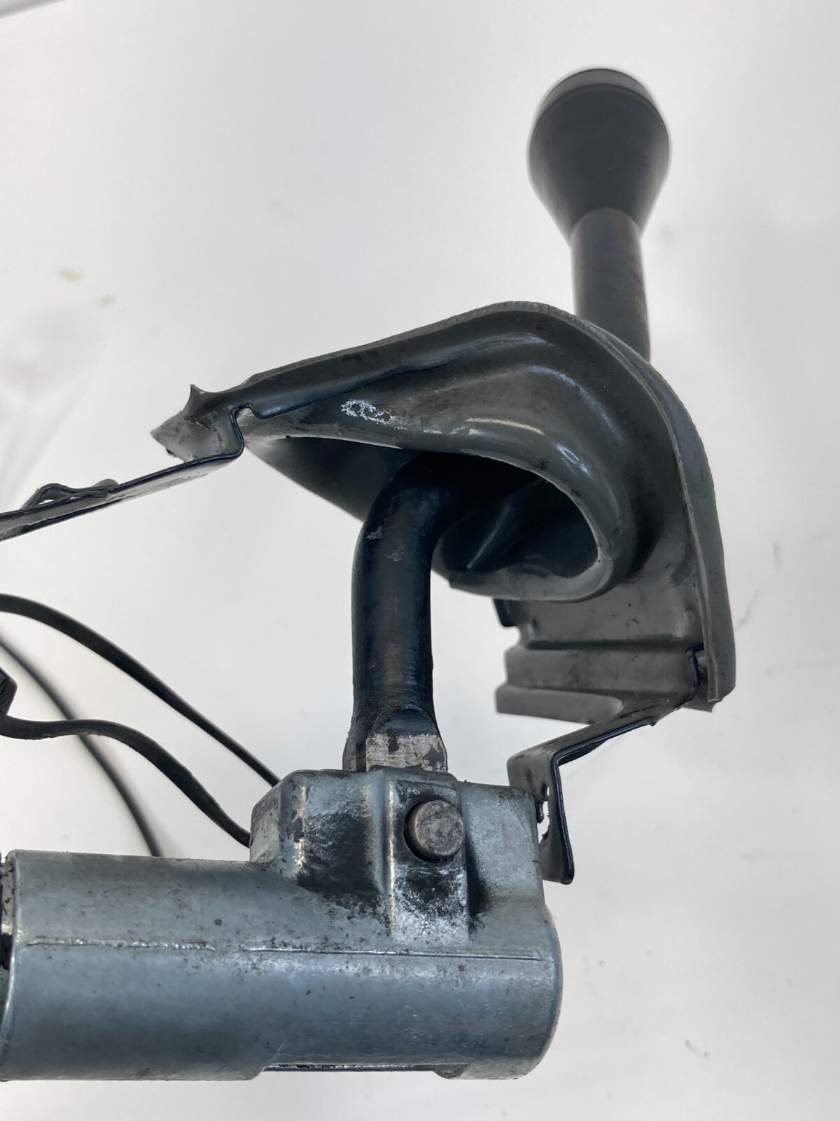 2003 2004 Ford Crown Victoria 4.6L Automatic Transmission Gear Shifter Lever OEM