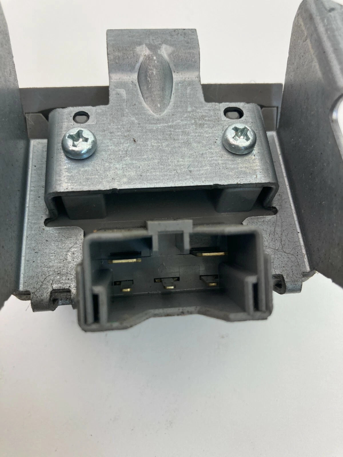03 04 05 06 07 08 TOYOTA MATRIX REAR WINDSHIELD WIPER PLUG CONNECTOR OEM