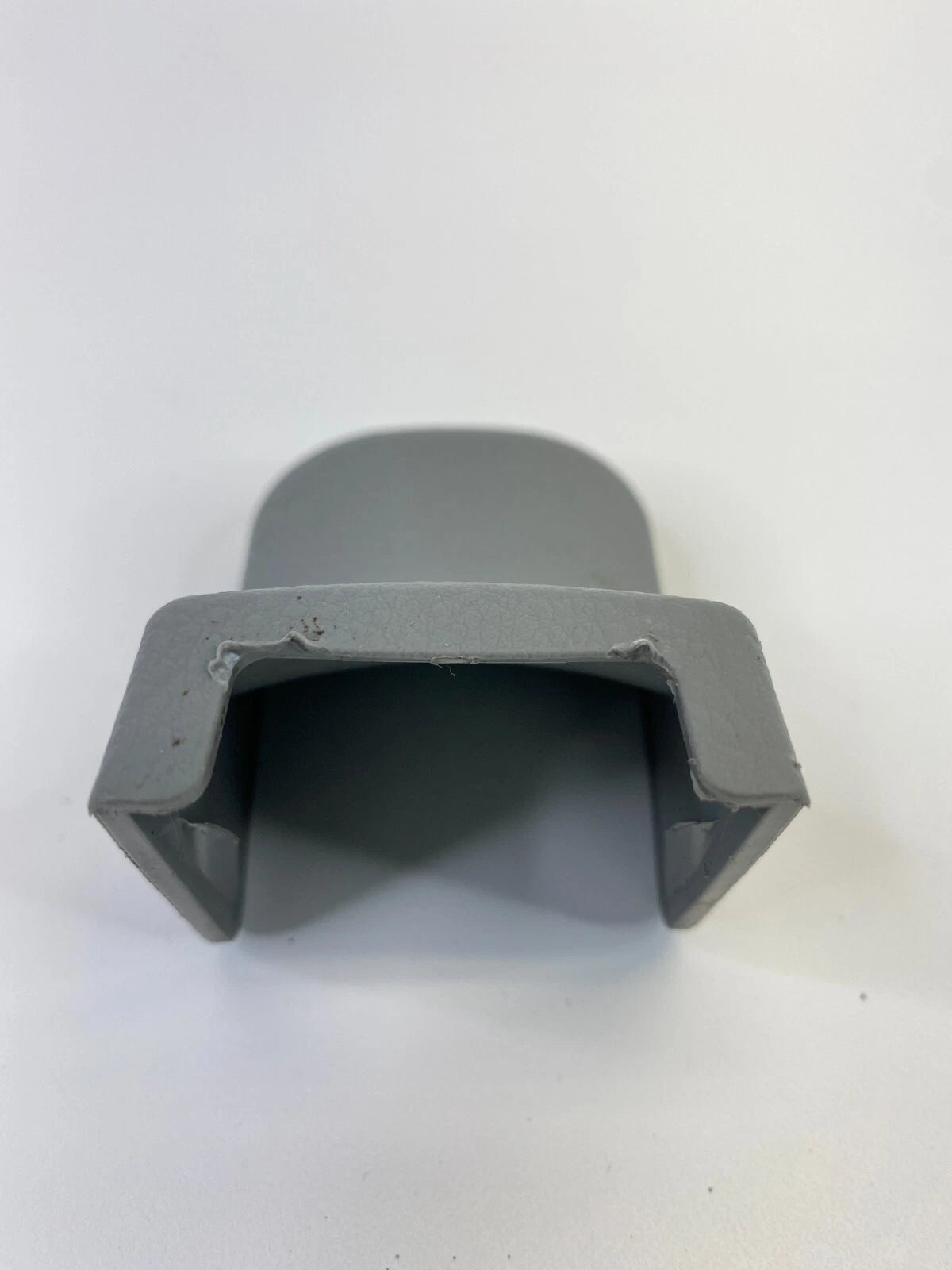 07 08 09 HYUNDAI SANTA FE RIGHT SEAT RAIL TRACK END COVER TRIM 88098-2B000 OEM