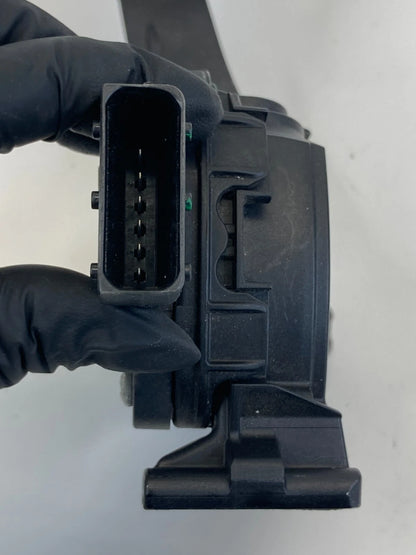 2011-15 Cruze Volt 12-17 Verano Accelerator Gas Pedal w/Position Sensor 13252702