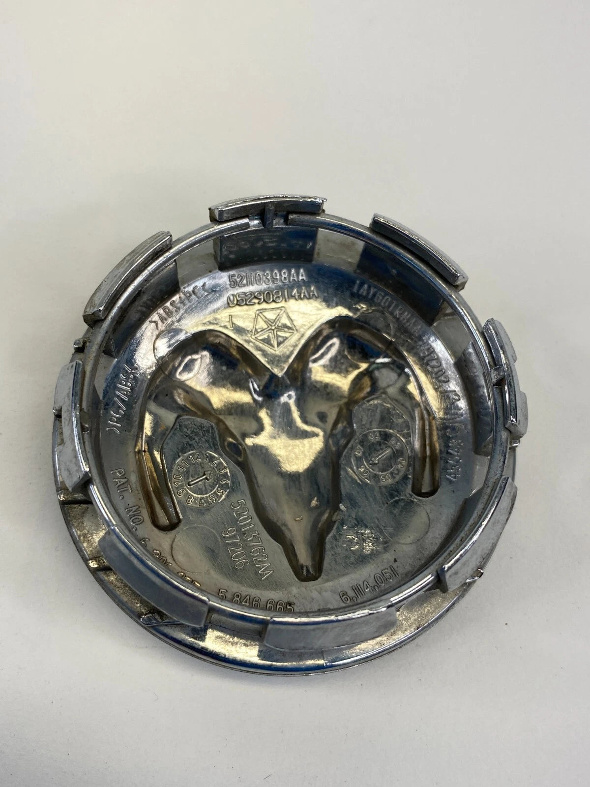 08-14 DODGE AVENGER 05-11 DAKOTA WHEEL HUBCAP CENTER CAP HUB CAP 52110398AA OEM