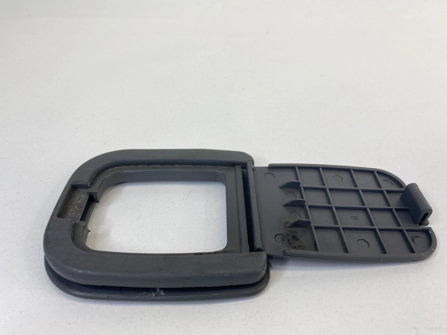 2006-2011 KIA RIO5 REAR SEAT CHILD ANCHOR CAP LID COVER TRIM BEZEL OEM