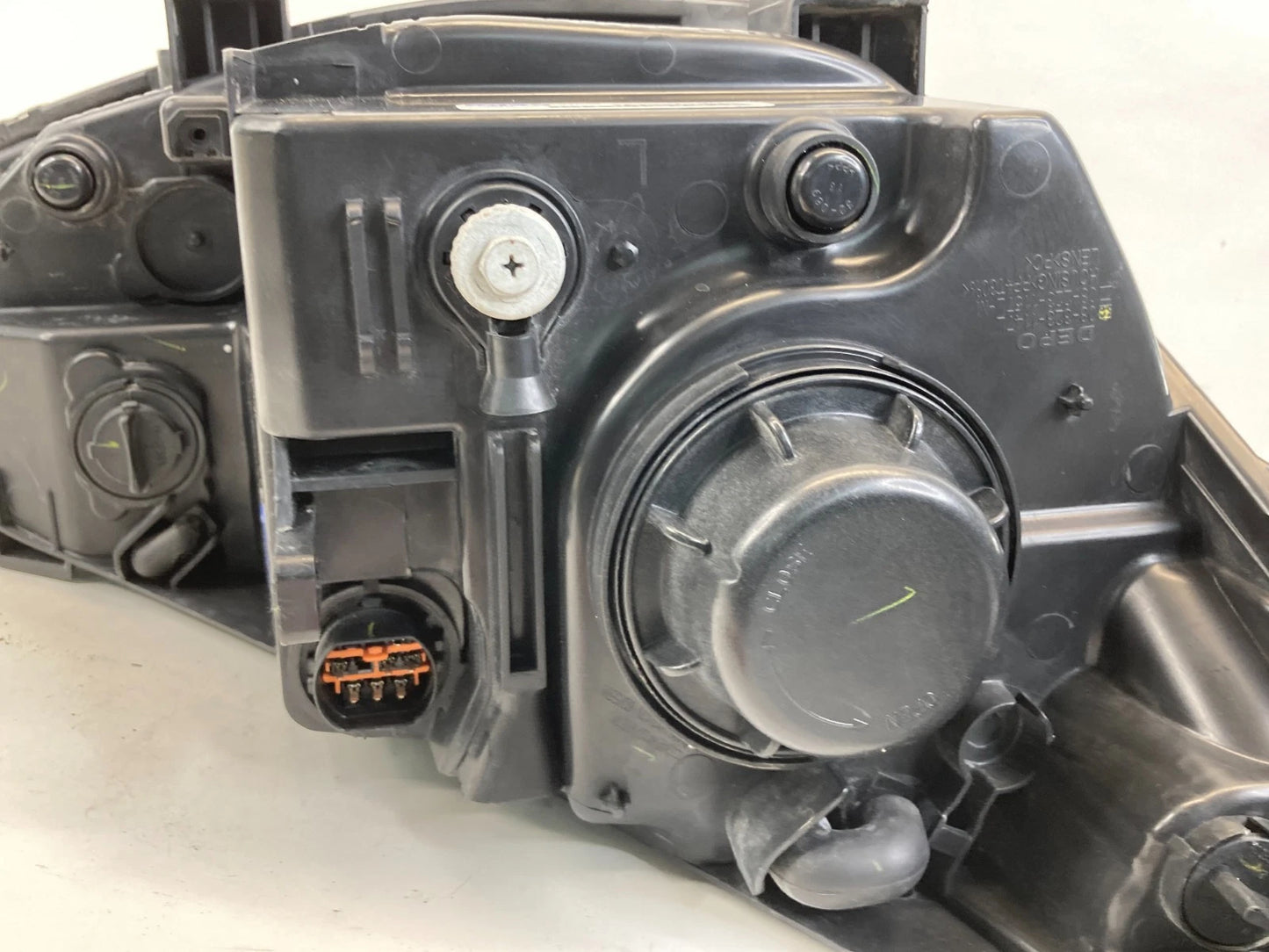 2014-2016 Kia Soul Front Left Side Headlight Headlamp Head Lamp Halogen