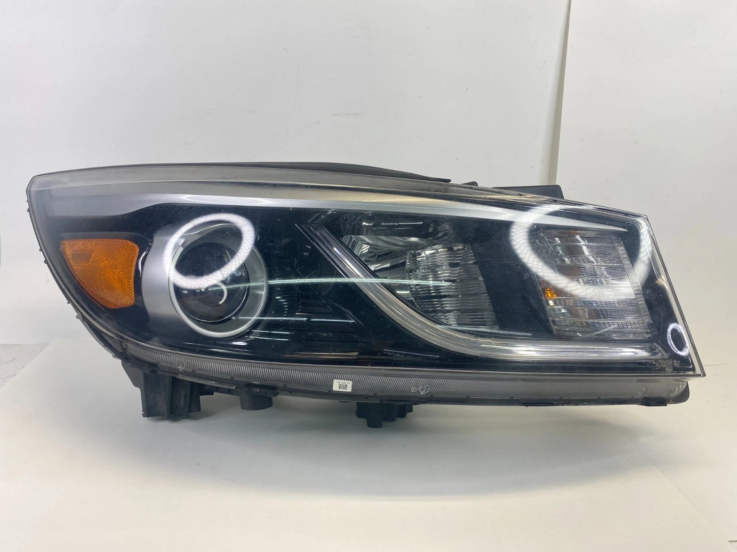 2015-2018 KIA SEDONA RIGHT PASSENGER SIDE HEADLIGHT HEADLAMP HALOGEN OEM