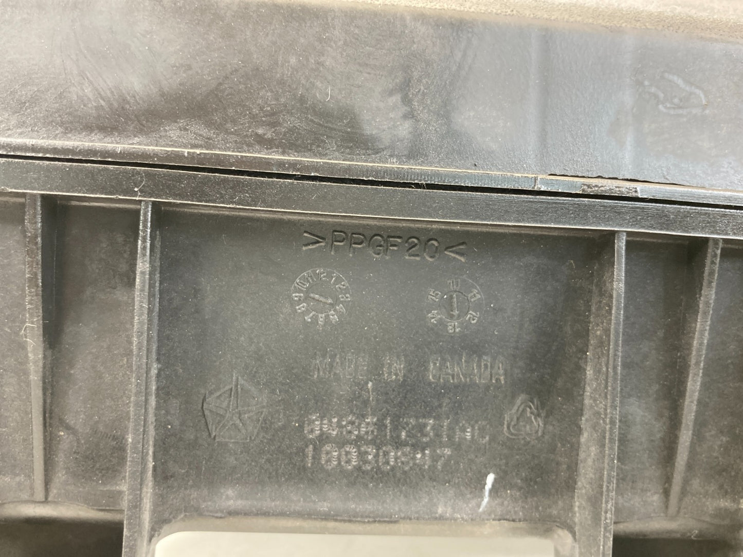 12 13 14 15 16 Chrysler Town & Country Air Intake Cleaner Resonator 4861731AC