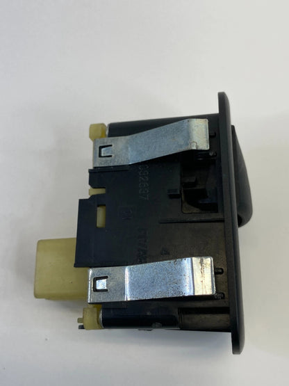 2009-2014 VW ROUTAN REAR RIGHT SLIDING DOOR POWER WINDOW SWITCH 68020400AC OEM